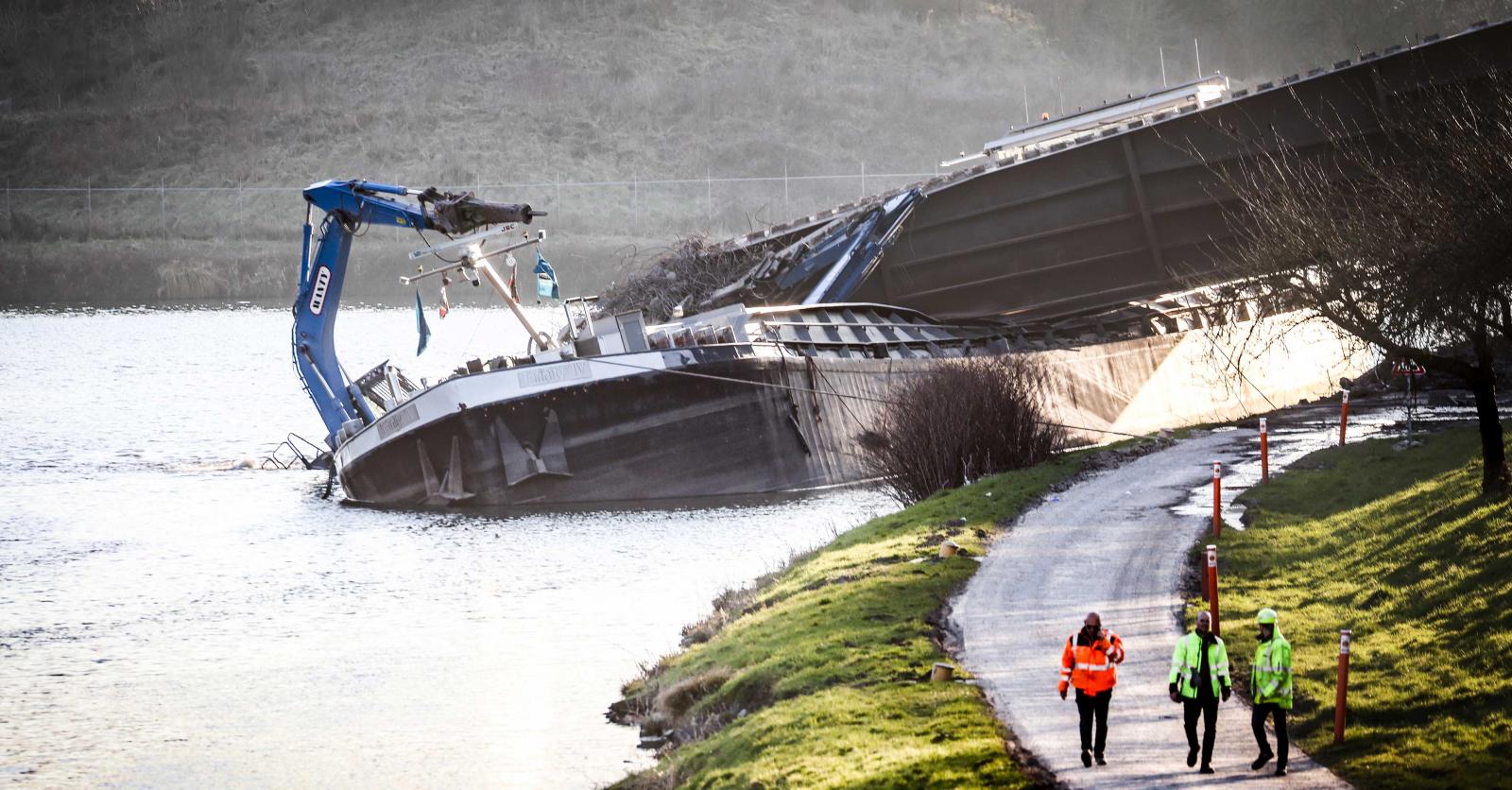 Brug ingestort bij La Louvière: een dode en drie gewonden