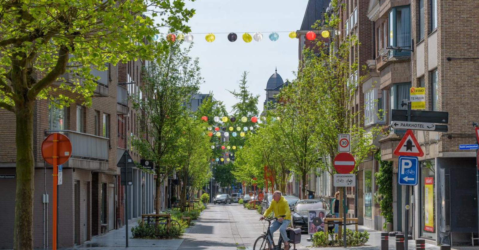 Voetgangers en fietsers vinden het te druk in centrum Roeselare ...
