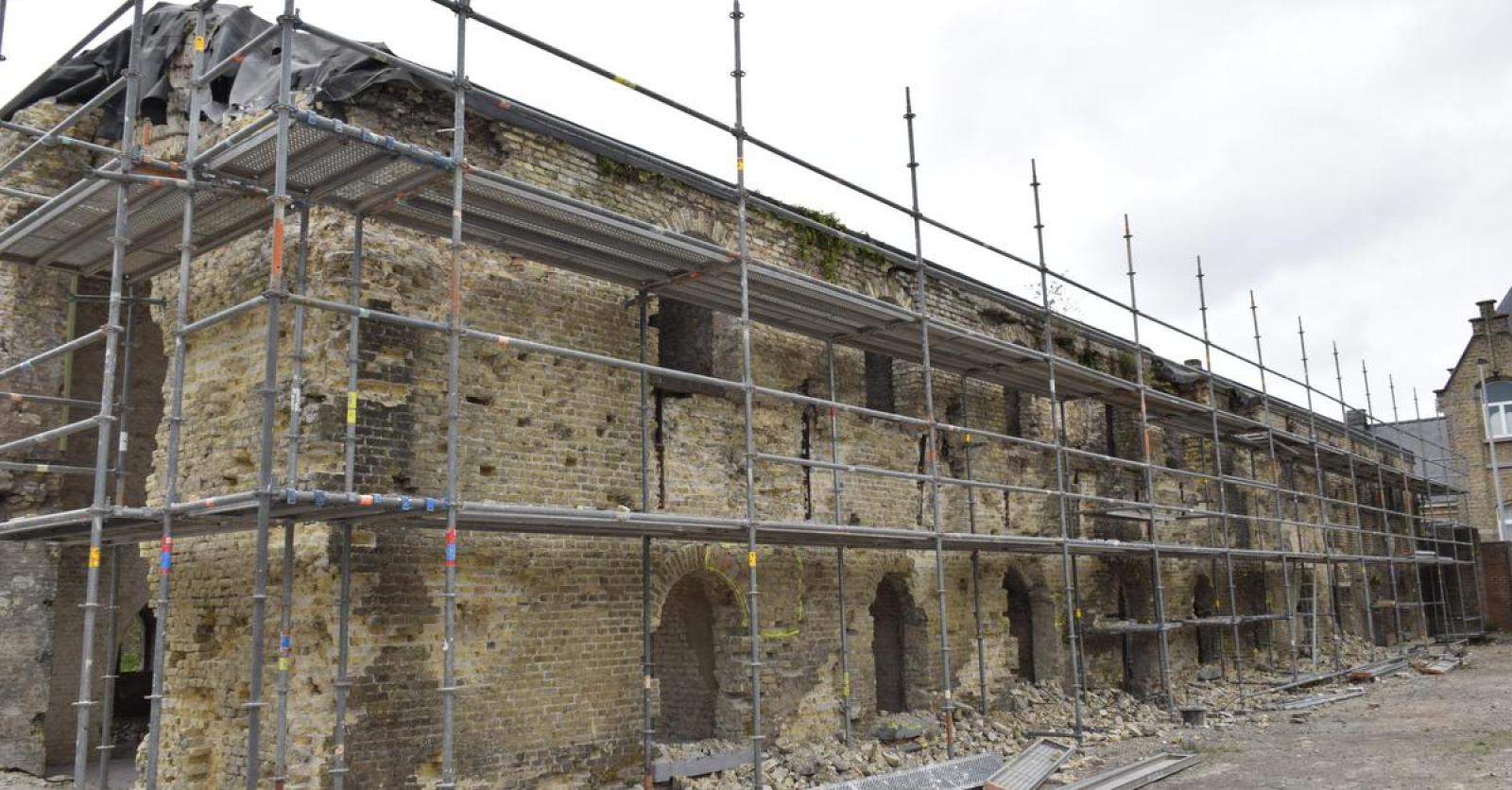 Restauratie Bommevrij in Nieuwpoort: intensieve gevelwerken en structurele consolidatie volop aan de