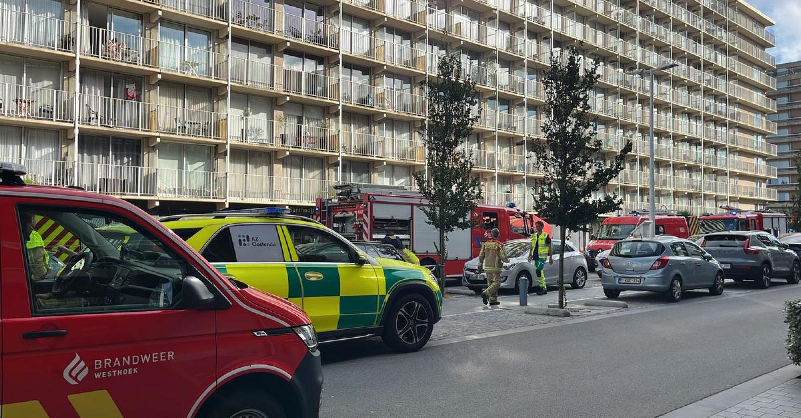 Man (53) overleden, kind gered bij zware appartementsbrand in Nieuwpoort