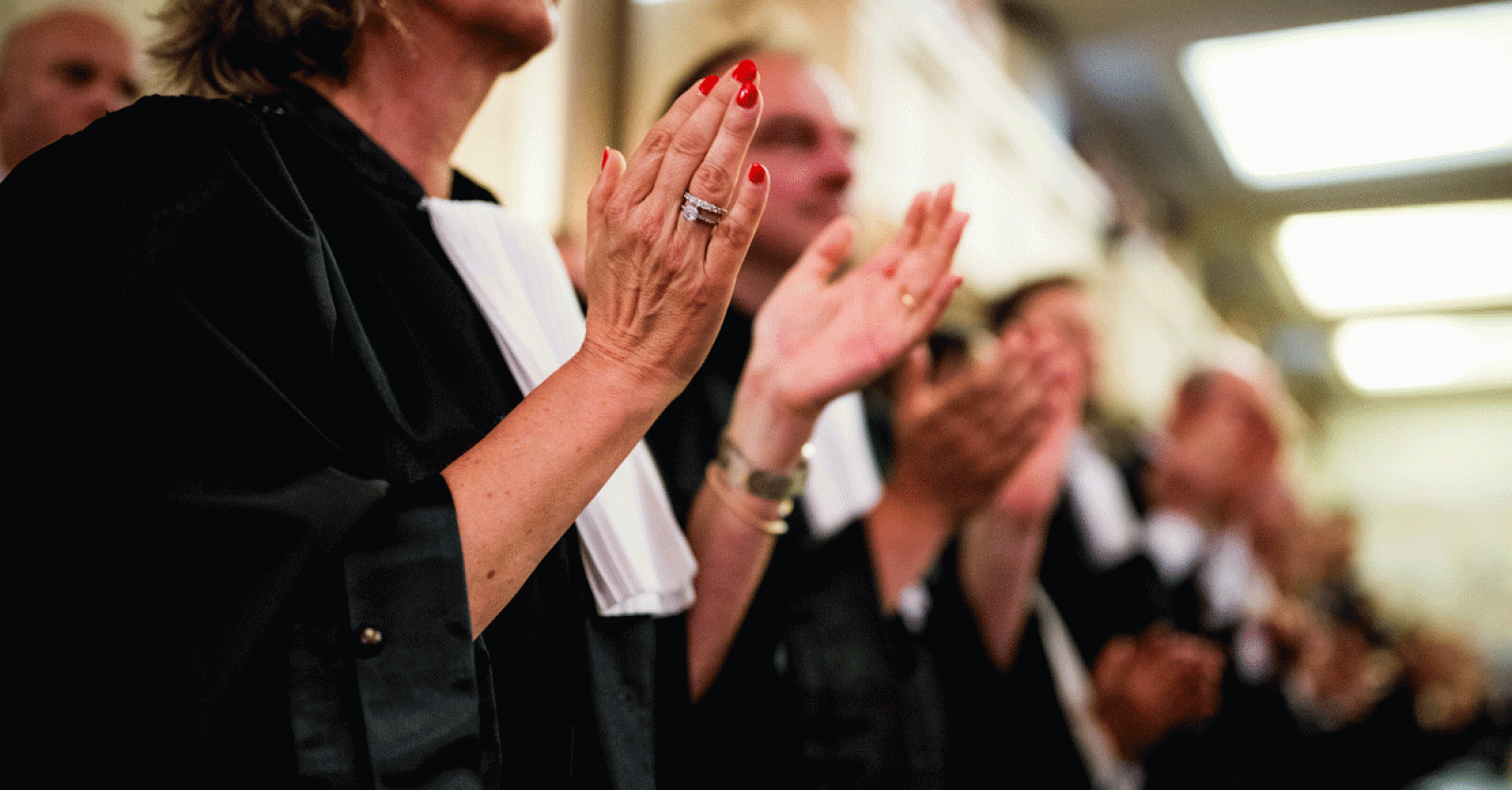 ‘Wat als burgers het zwijgen van justitie interpreteren als arrogantie?’