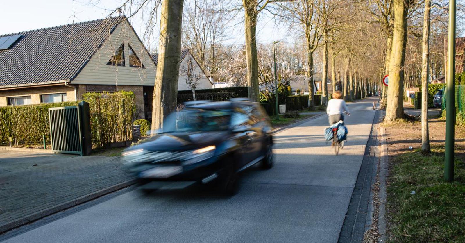 Protest tegen knip in de Vijversdreef in Sint-Kruis: “Dit is een pestmaatregel”