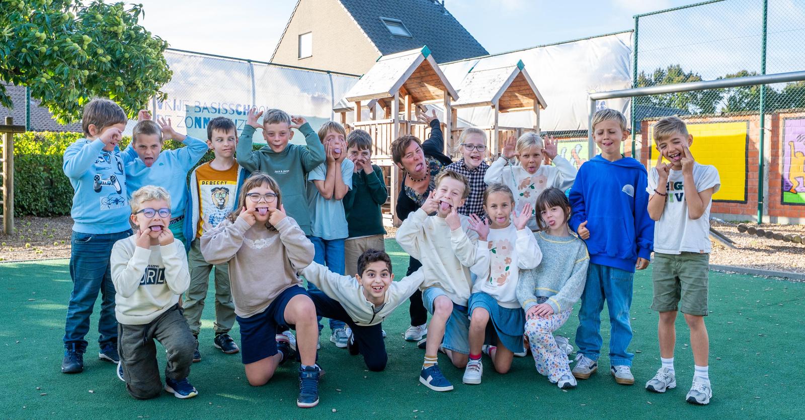3A VBS De Zonnewijzer 1982 Weerde - De Zondag