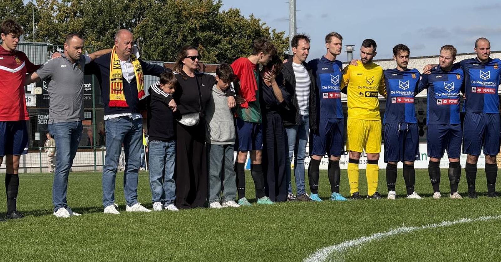 Amateurvoetbal-icoon Johny Dekwae (73) geëerd op ‘zijn’ velden: “Voetbal was zijn lang leven”