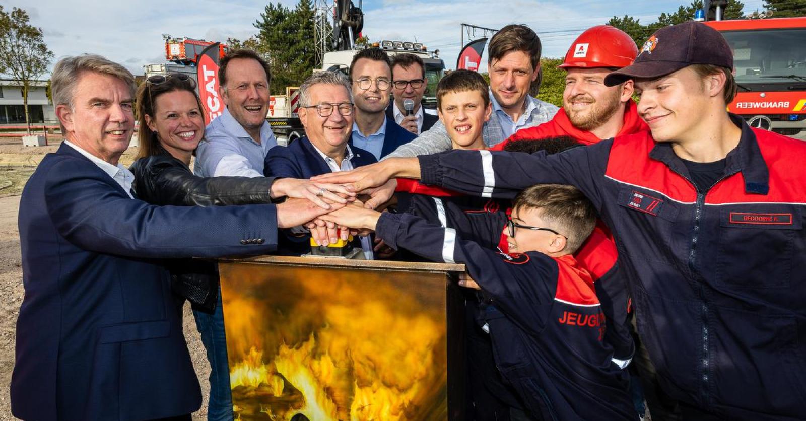 KIJK - Eerste steen gelegd van nieuwe brandweerkazerne in Brugge: “Project van 30 miljoen euro”