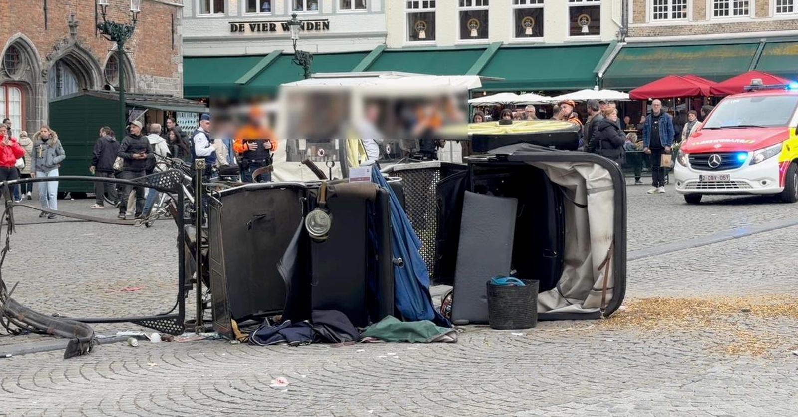 VIDÉO – Un cheval s’enfuit sur le marché de Bruges et entre au commissariat : une cocher transportée à l’hôpital en état de choc