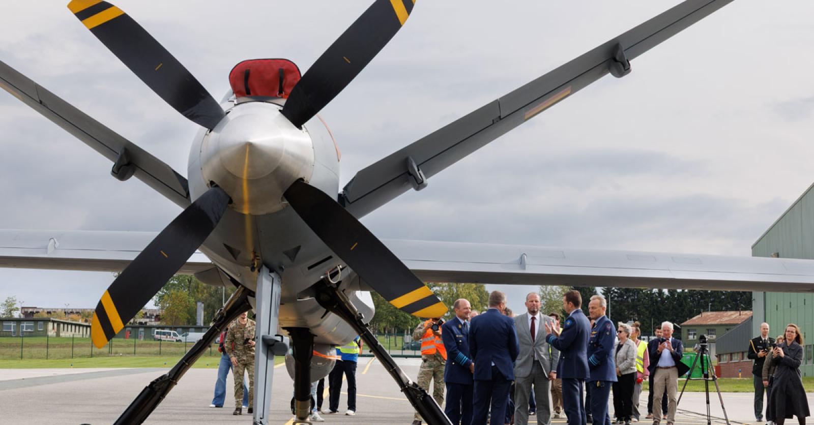 ‘Drijft het militarisme ons naar het faillissement?’