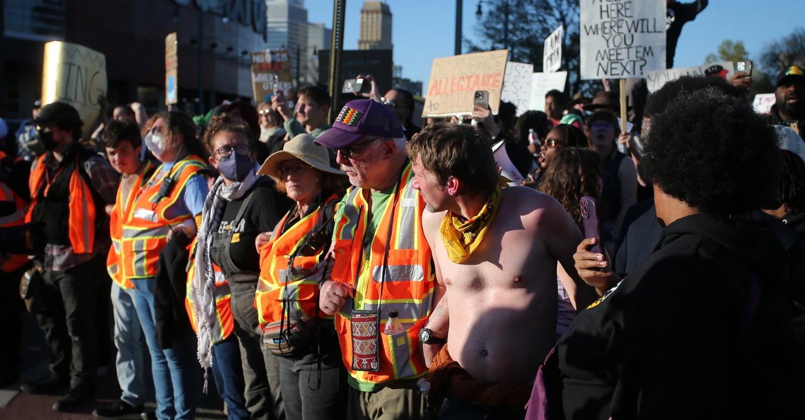 Live President Trump: Minstens acht miljoen deelnemers aan No Kings-protesten in VS, schatten organi