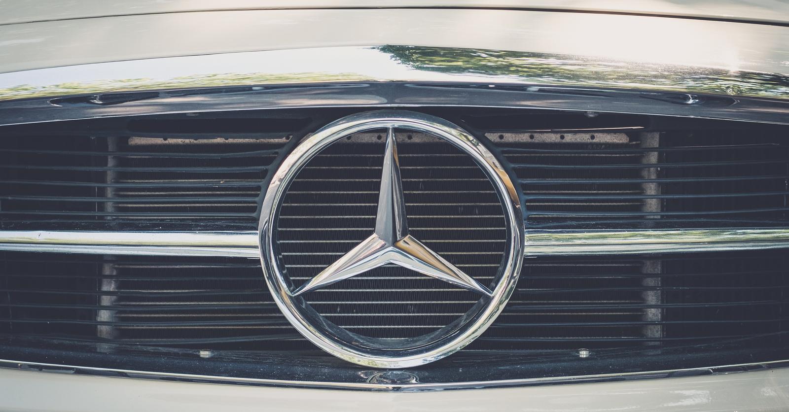 Face à la concurrence chinoise, Mercedes-Benz rabote ses ambitions pour 2026
