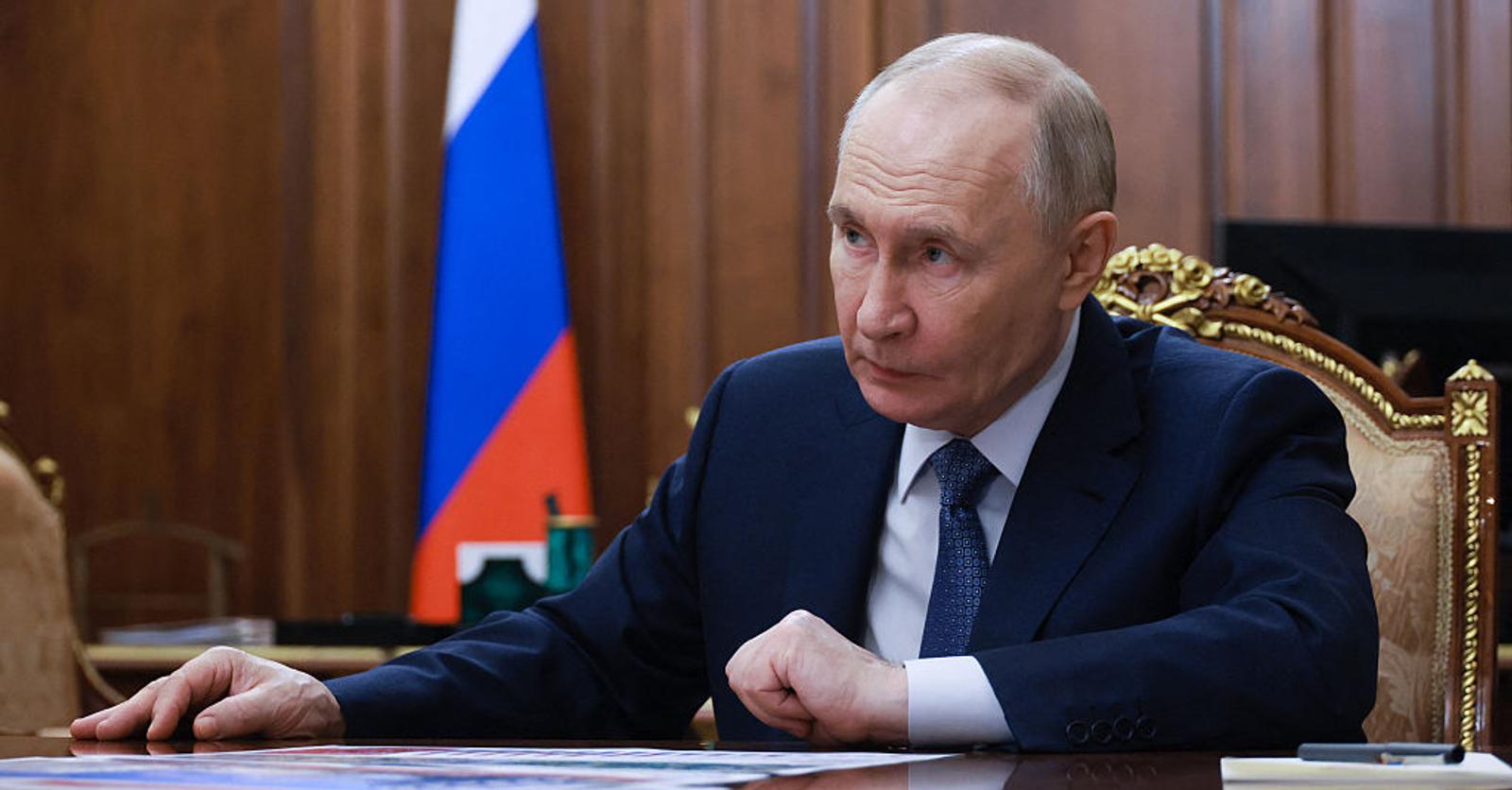 Poutine ordonne l’arrêt des frappes sur Kiev durant la visite des émissaires américains