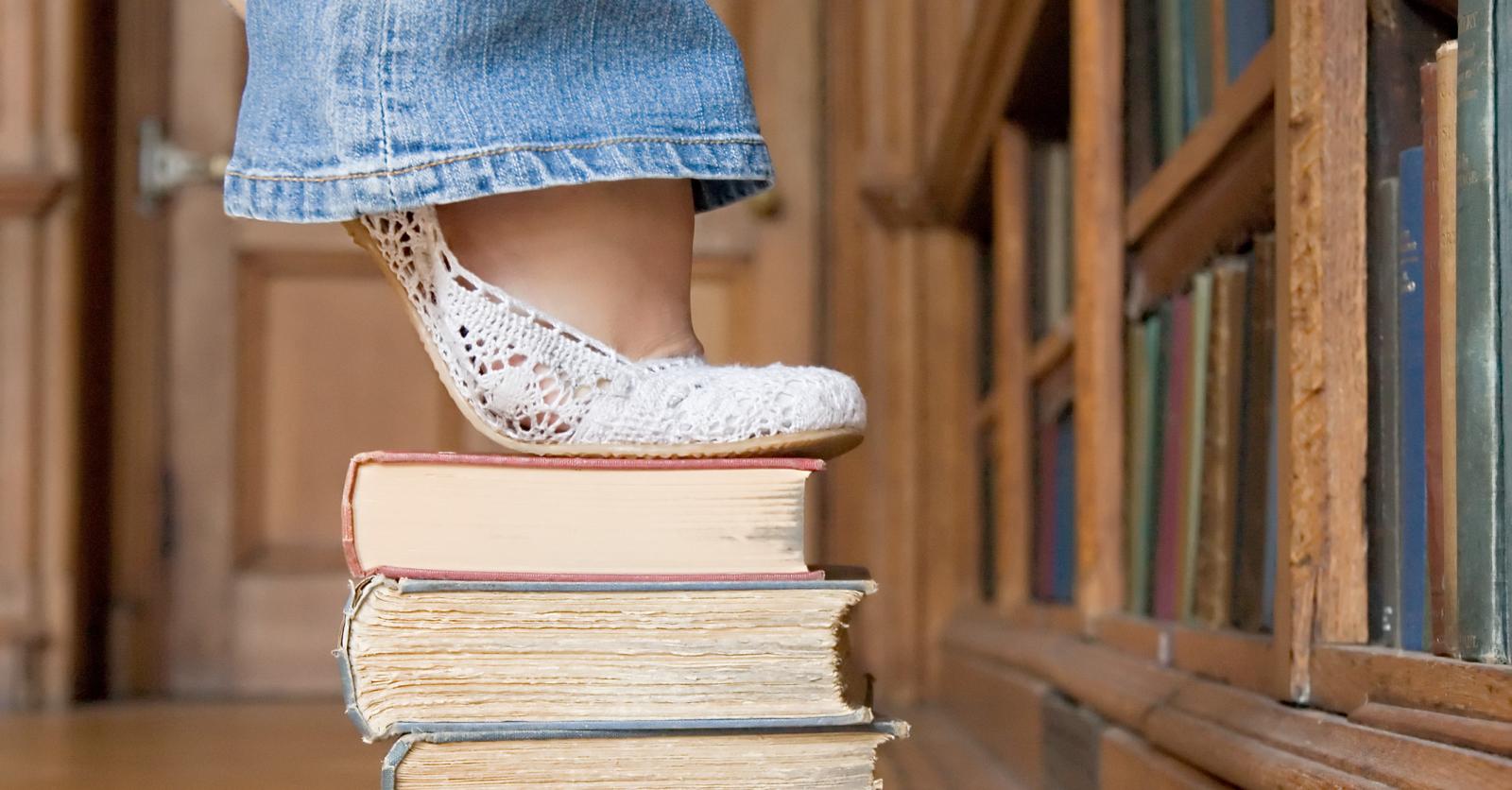 20 paires de chaussures pour la rentr e des classes des filles