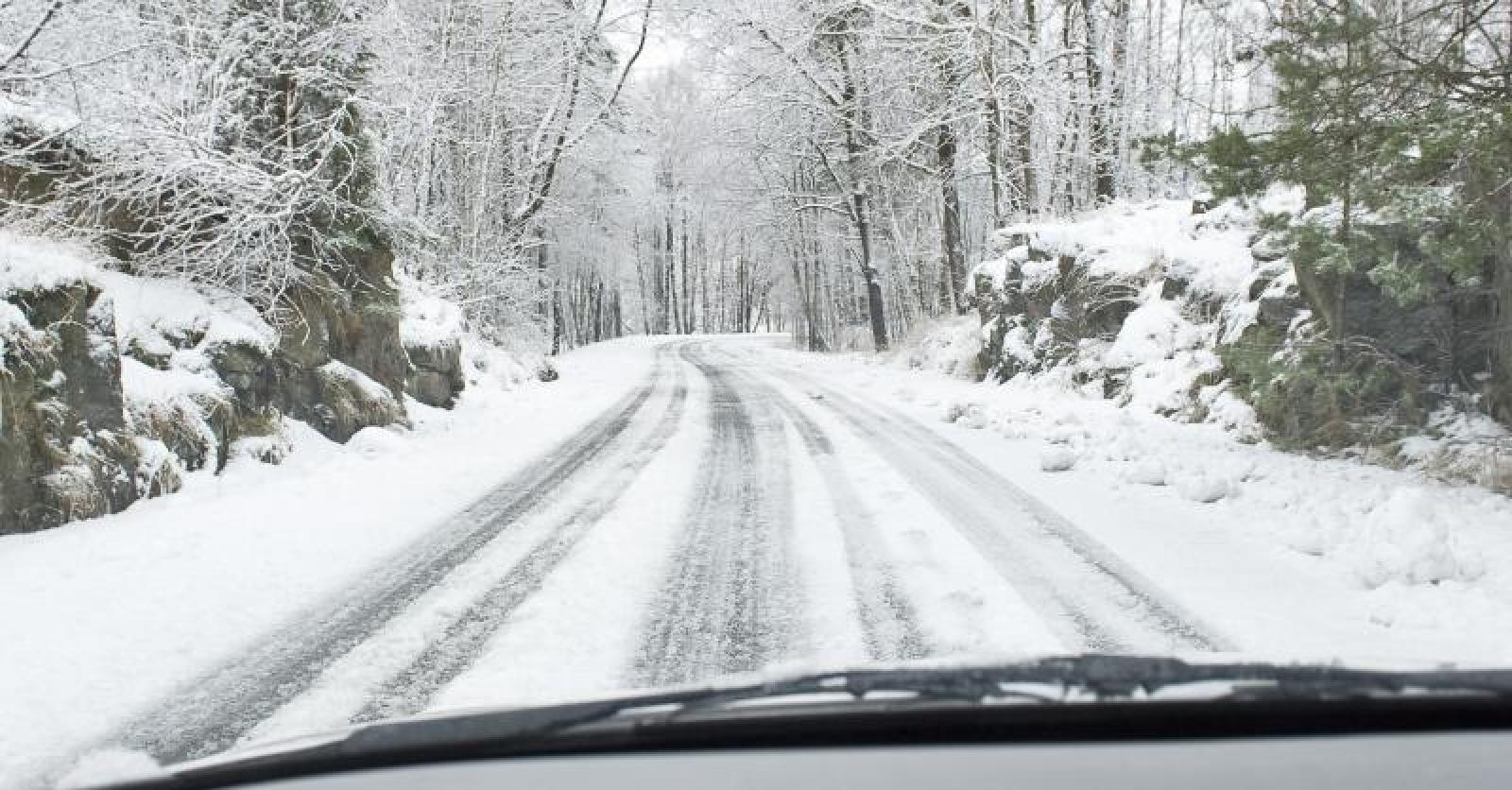 Givre: les gestes à éviter avec votre voiture en hiver - Femmes d