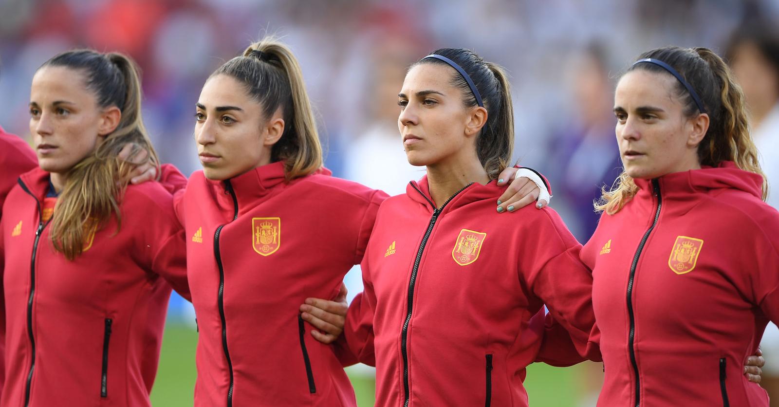 15 Spaanse voetbalsters weigeren nog onder bondscoach te spelen, bond