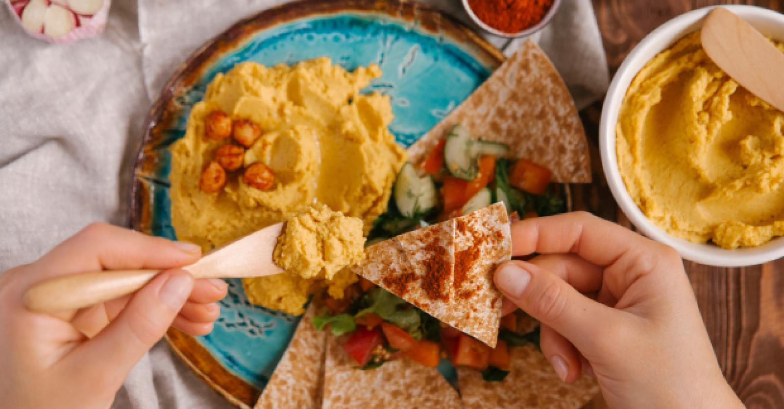 Hummus van zoete aardappel, wortel en saffraan