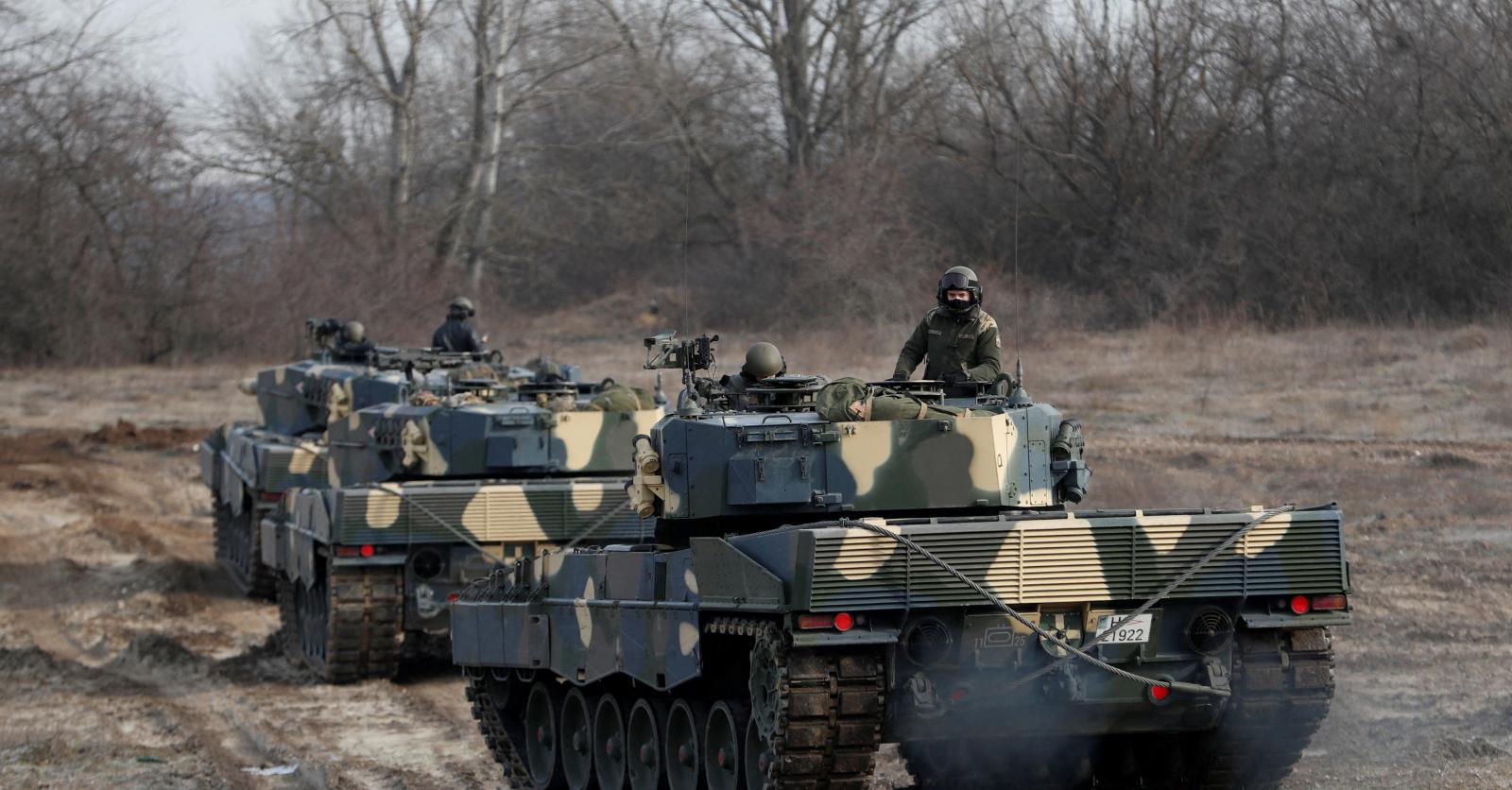 Quand les Ukrainiens récupèrent le matériel militaire abandonné par les  Russes • FRANCE 24 
