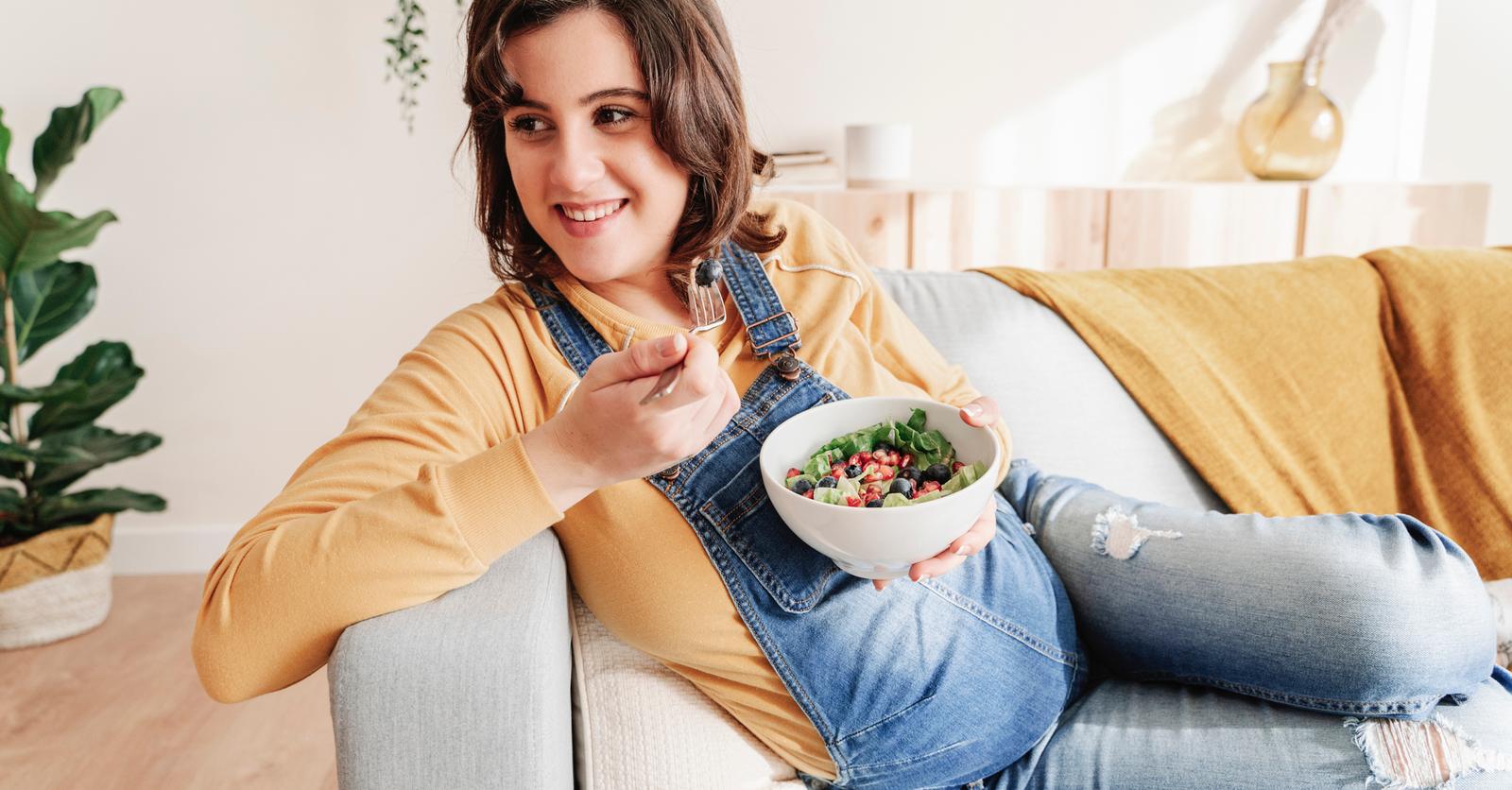 Wat mag je niet eten tijdens de zwangerschap - Libelle Mama