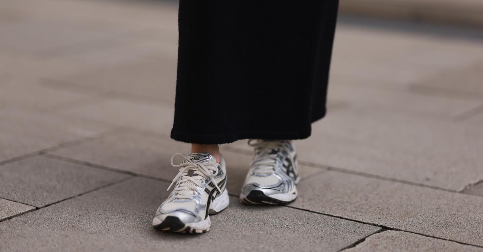 De 'ugly dad' sneaker maakt een comeback: zo dragen insiders 'm