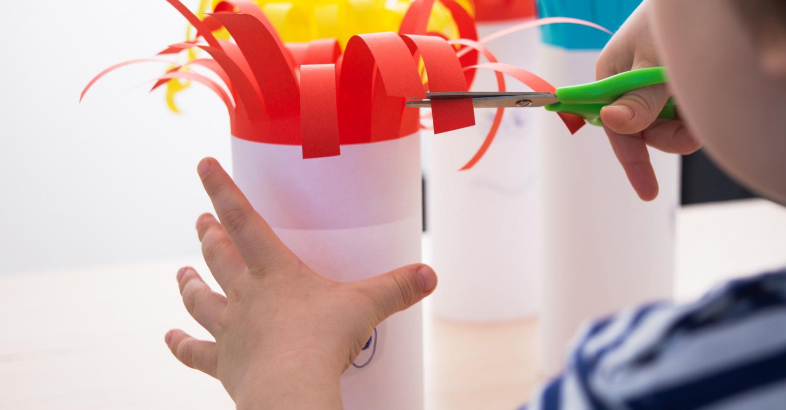 KRAFUN My First Vilt Kit Animal Craft Kit voor kinderen en peuters, jongens en meisjes leeftijd 3-8 jaar oud, inclusief 6 doe-het-zelf handgemaakte kunst en ambachten projecten, activiteiten