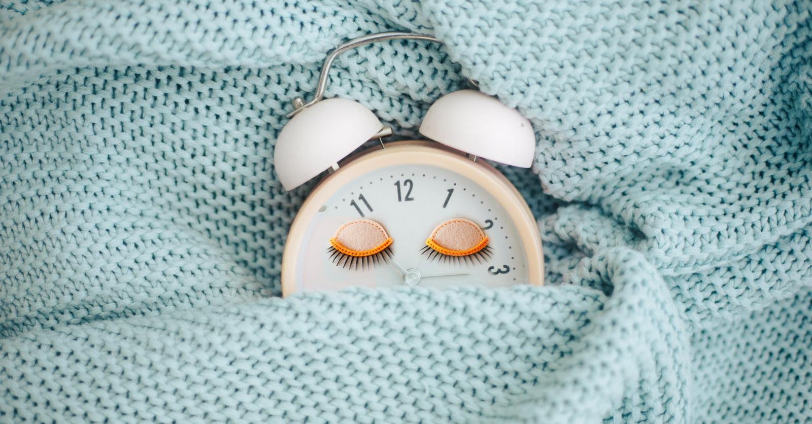 Wat de oermens ons kan leren over slaap? ‘Acht uur slaap is een mythe’