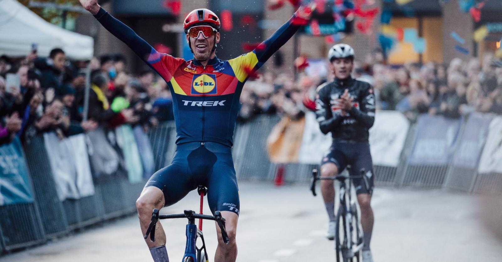 Tim Declercq eindigt in schoonheid met winst in allerlaatste koers - KW.be