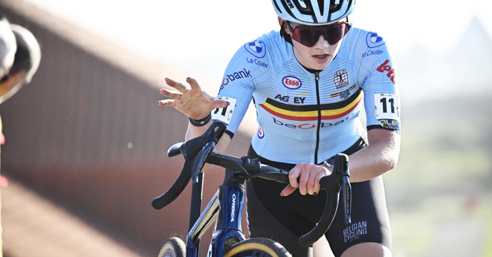 Leonie Bentveld pakt EK-goud bij de vrouwen beloften, Ilken Seynave betaalt leergeld bij debuut