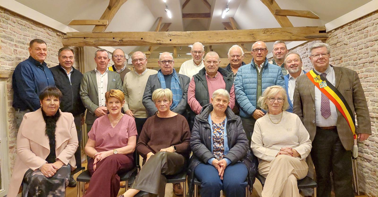 65-jarigen uit Wakken houden gezellige reünie - KW.be