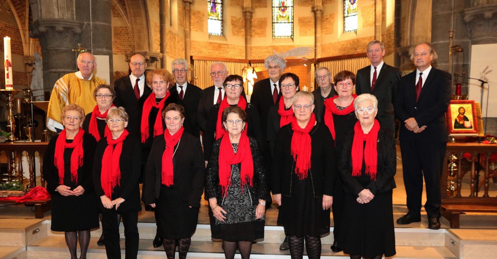 Marc Lewyllie (72) blikt terug op Koor Hoogland en kersttraditie: “Het is de rode draad in mijn leve