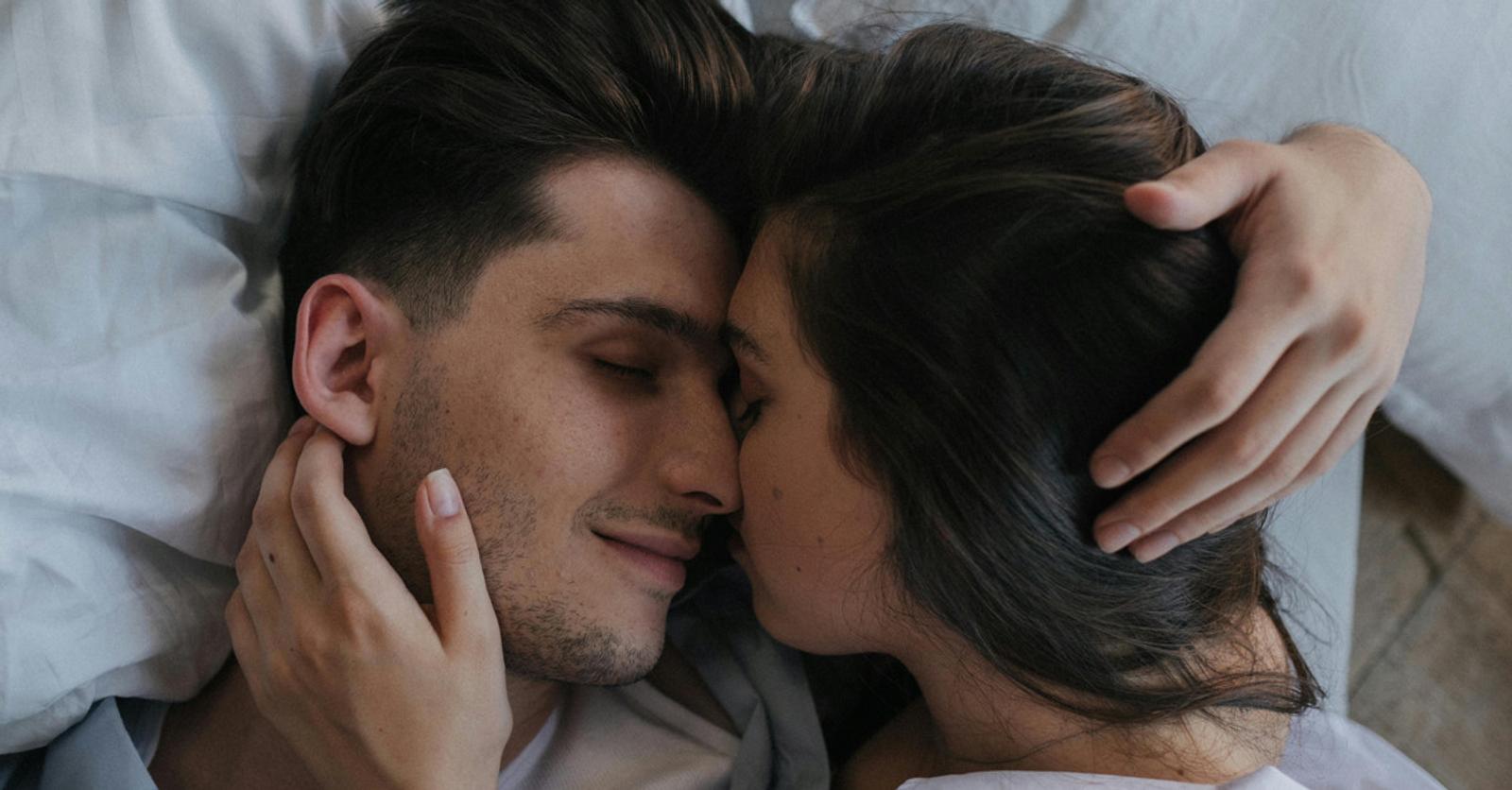 Erectie | ‘Ik word wild als ik zijn ochtenderectie tegen mij voel’