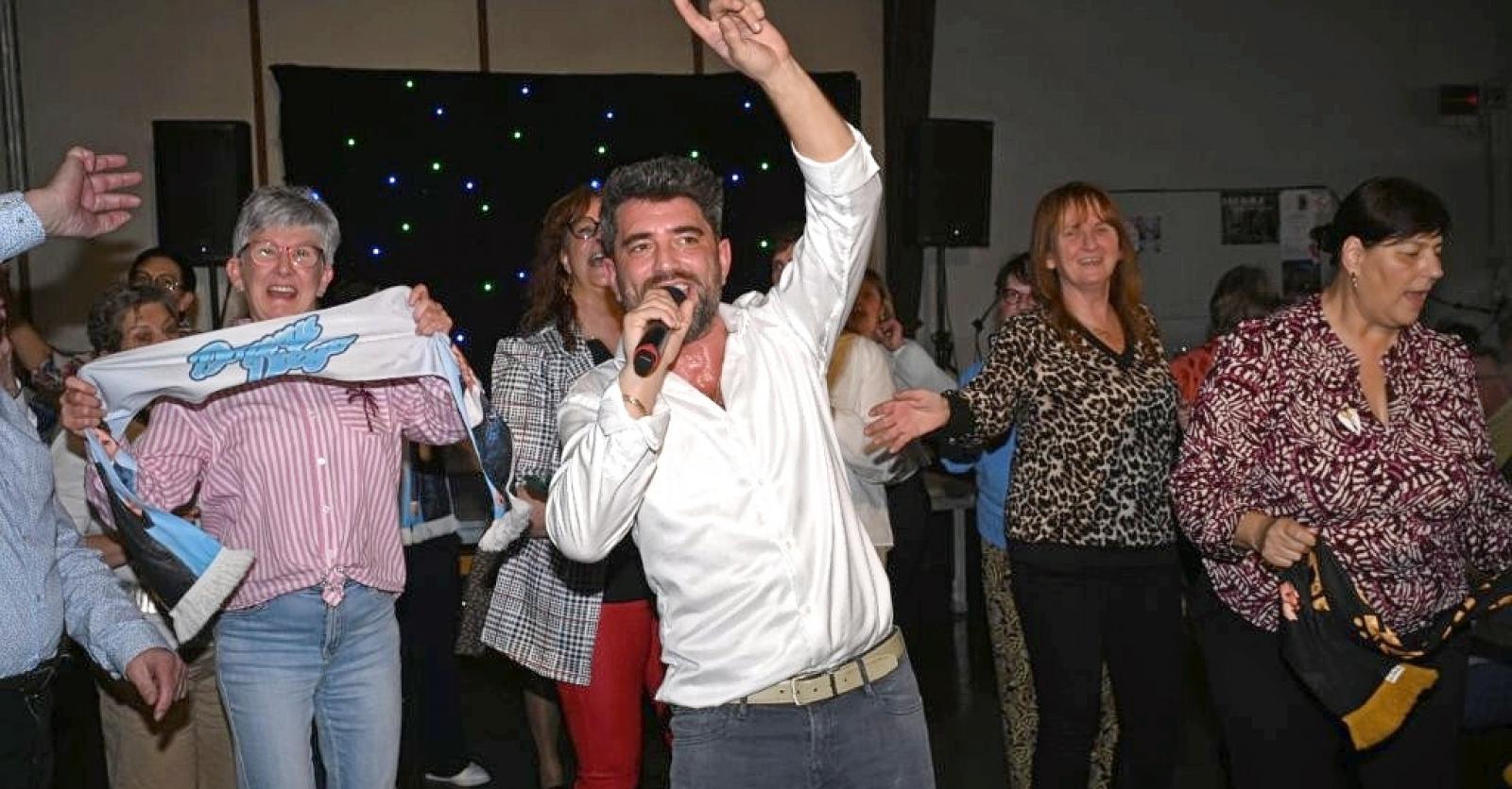 IN BEELD – Kurt Crabbé, Luc Van Meeuwen en Danny Diëgo op het podium van Loods Willem Hubrechts in M