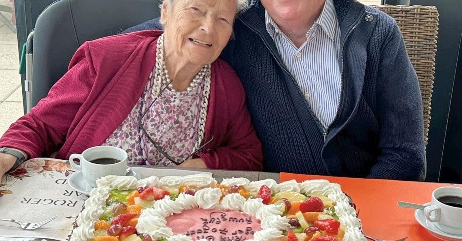 Roger (96) en Irma (95) vieren platina huwelijksjubileum: 70 jaar lief ...