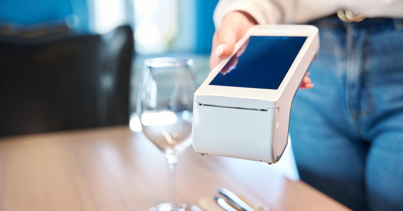 Pourquoi même l’Horeca n’aime pas le pourboire électronique: «Peu de résultat dans la poche du serveur»