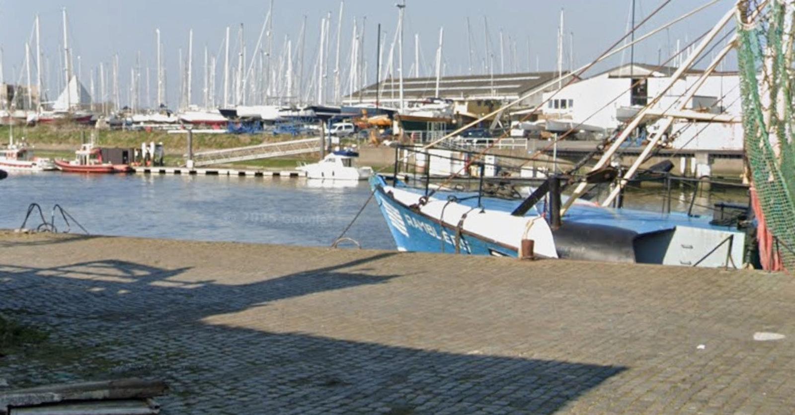 Brandweer moet 19 visbakken uit water aan vismijn halen (Krant van West-Vlaanderen)