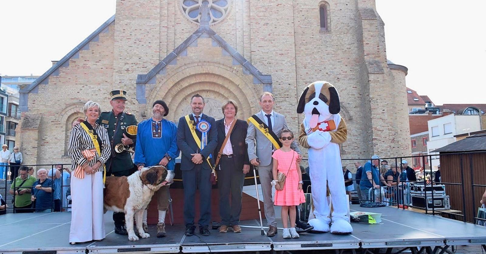 Sint-Bernardshonden trekken opnieuw door Nieuwpoort-Bad (Krant van West-Vlaanderen)