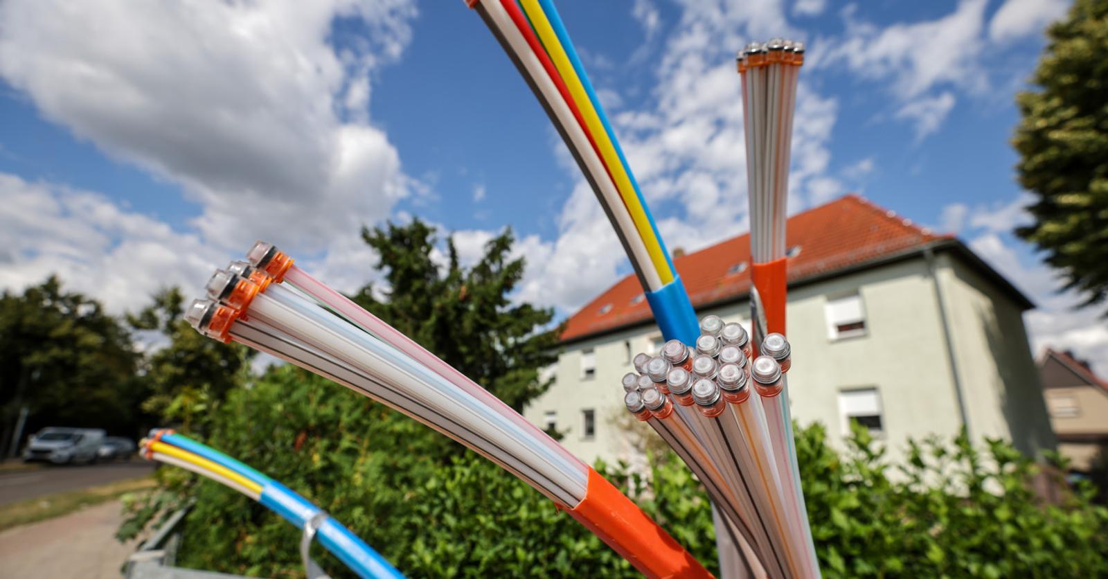 Obligé de passer à la fibre optique et de payer plus? 5 questions avant d’y succomber ou d’y échapper