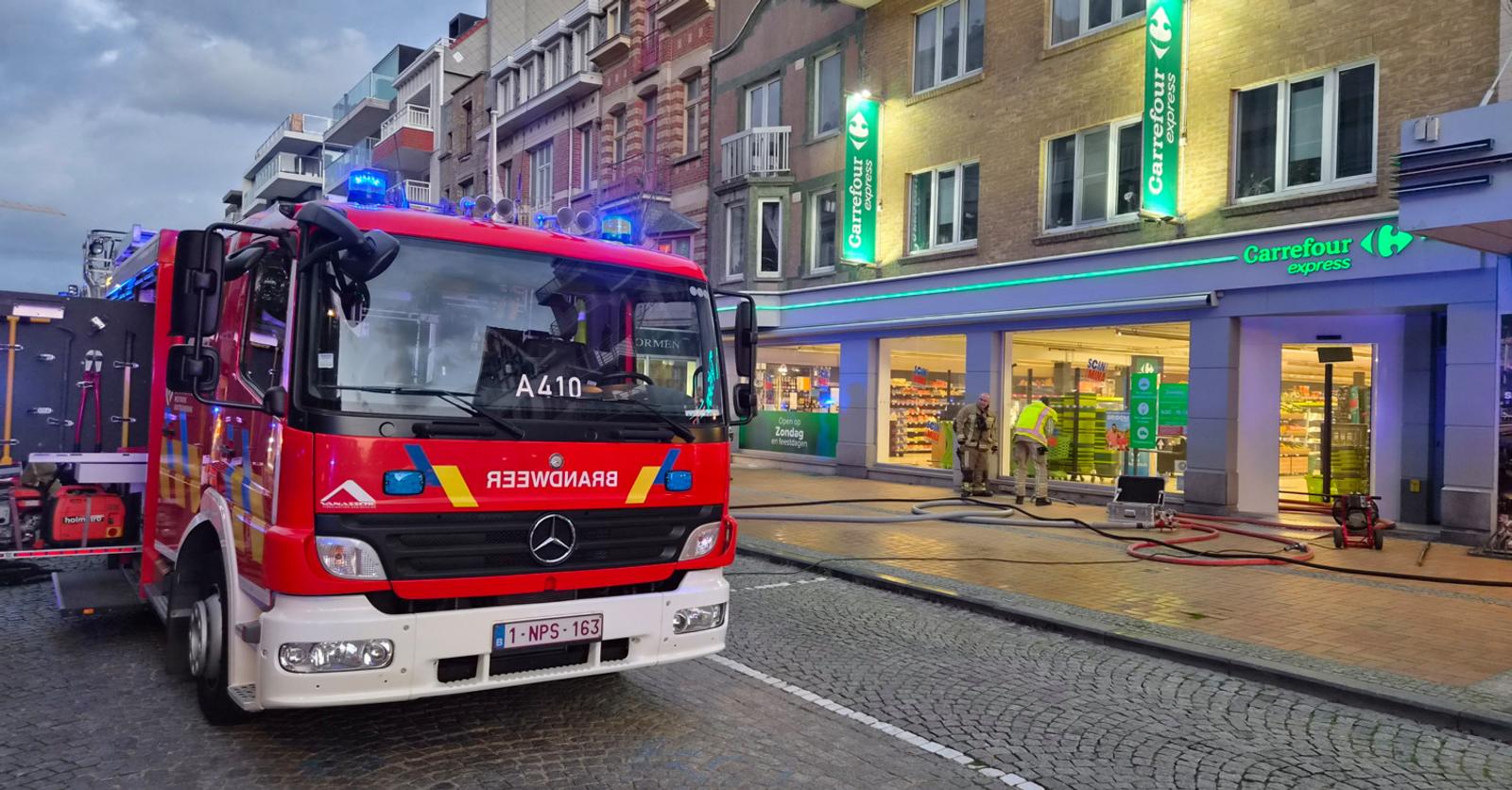 Brandende zekeringskast zorgt voor rookontwikkeling in supermarkt in Nieuwpoort: “Alle klanten tijdi