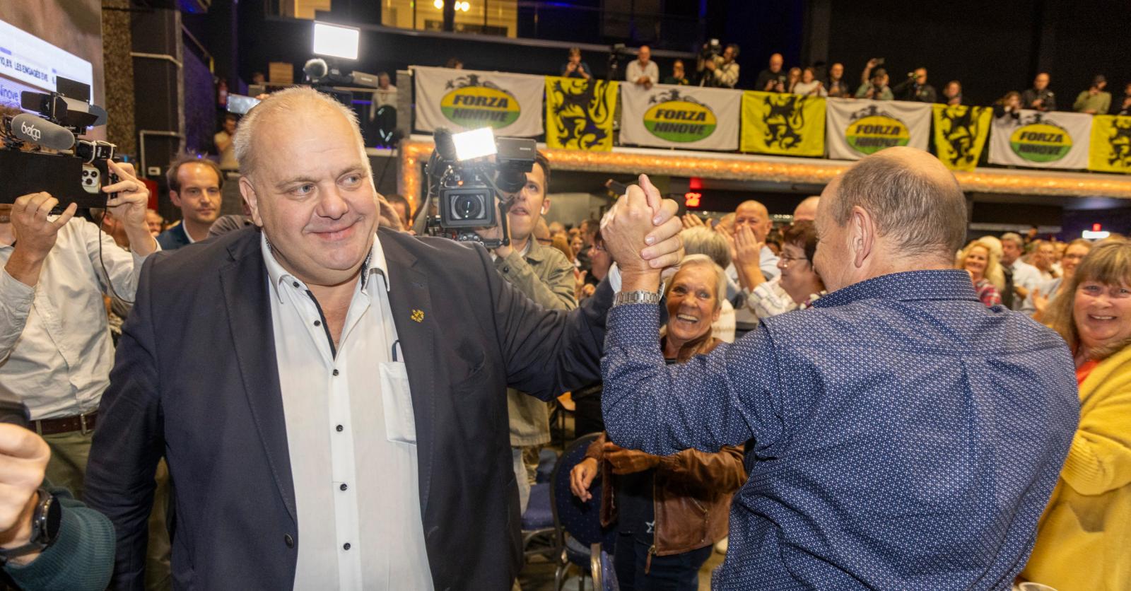 TV-recensie: ‘In "Wij zijn van Nienof!" mag Guy D’haeseleer zijn