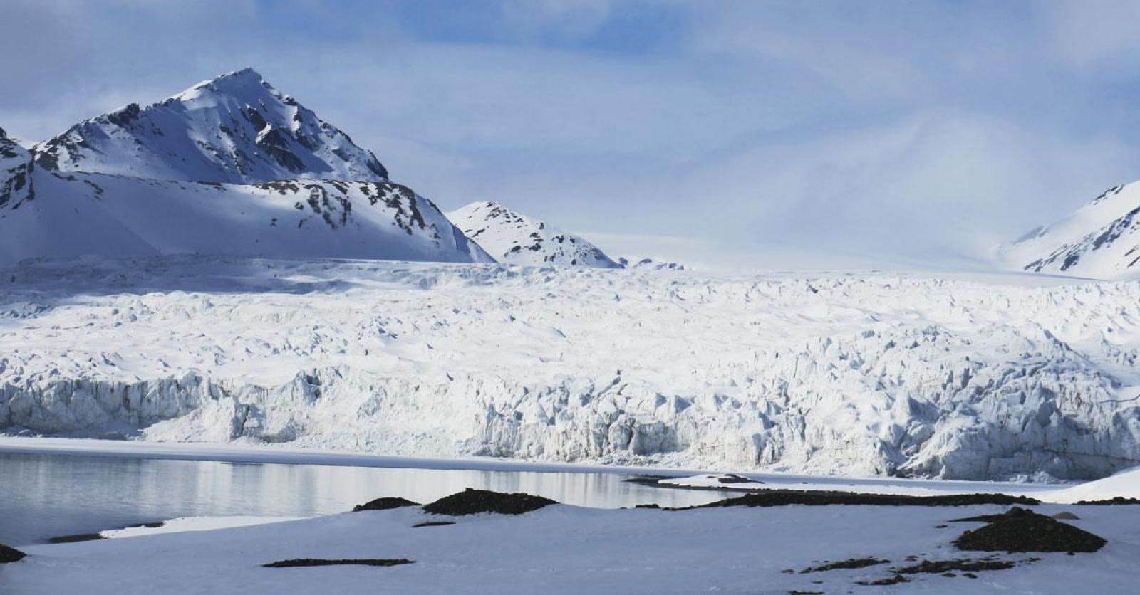 Twee vrouwen in de poolnacht: Annemie Struyf in het spoor van