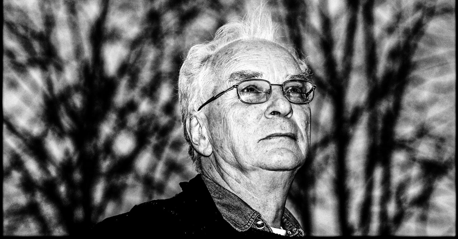 Afscheid van priester Frans van der Hoff (84) Max Havelaarbedenker en