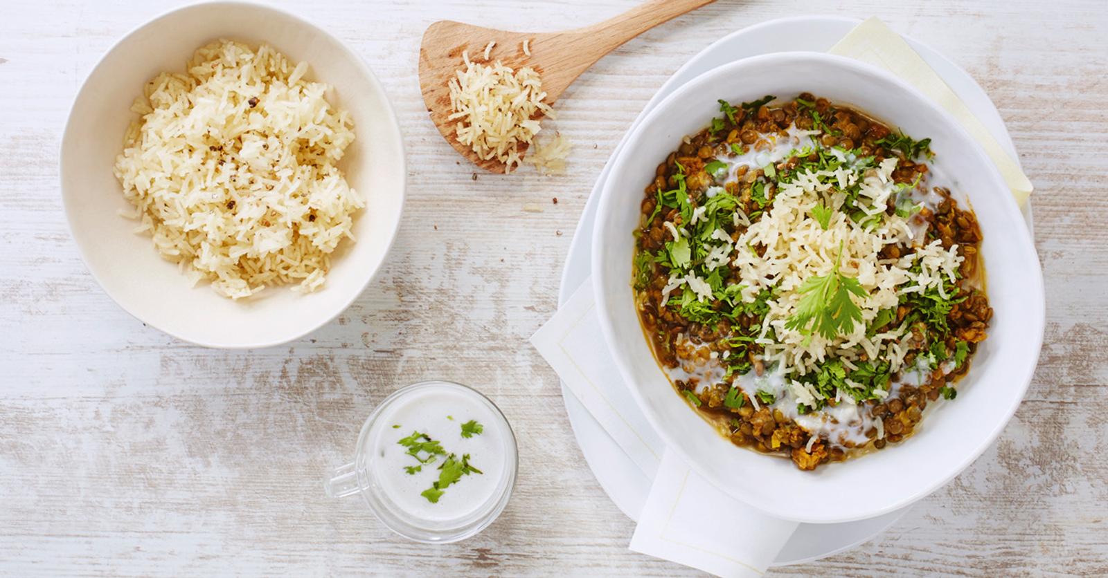 Linzencurry met gebakken rijst
