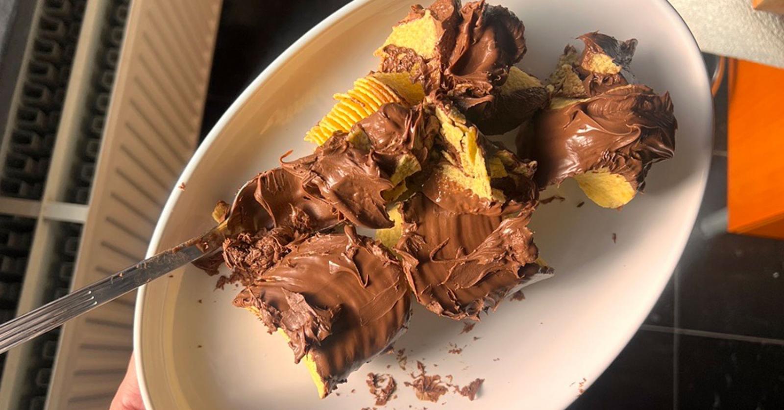 Uitgetest: is gesmolten chocolade in een buis Pringles gieten een top of een flop?