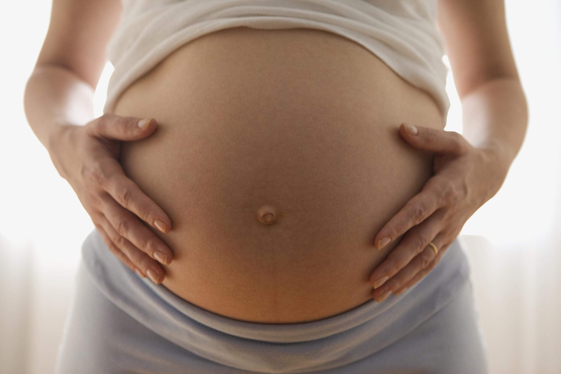 Le ventre dur pendant la grossesse: de quoi s'agit-il? - Femmes d ...