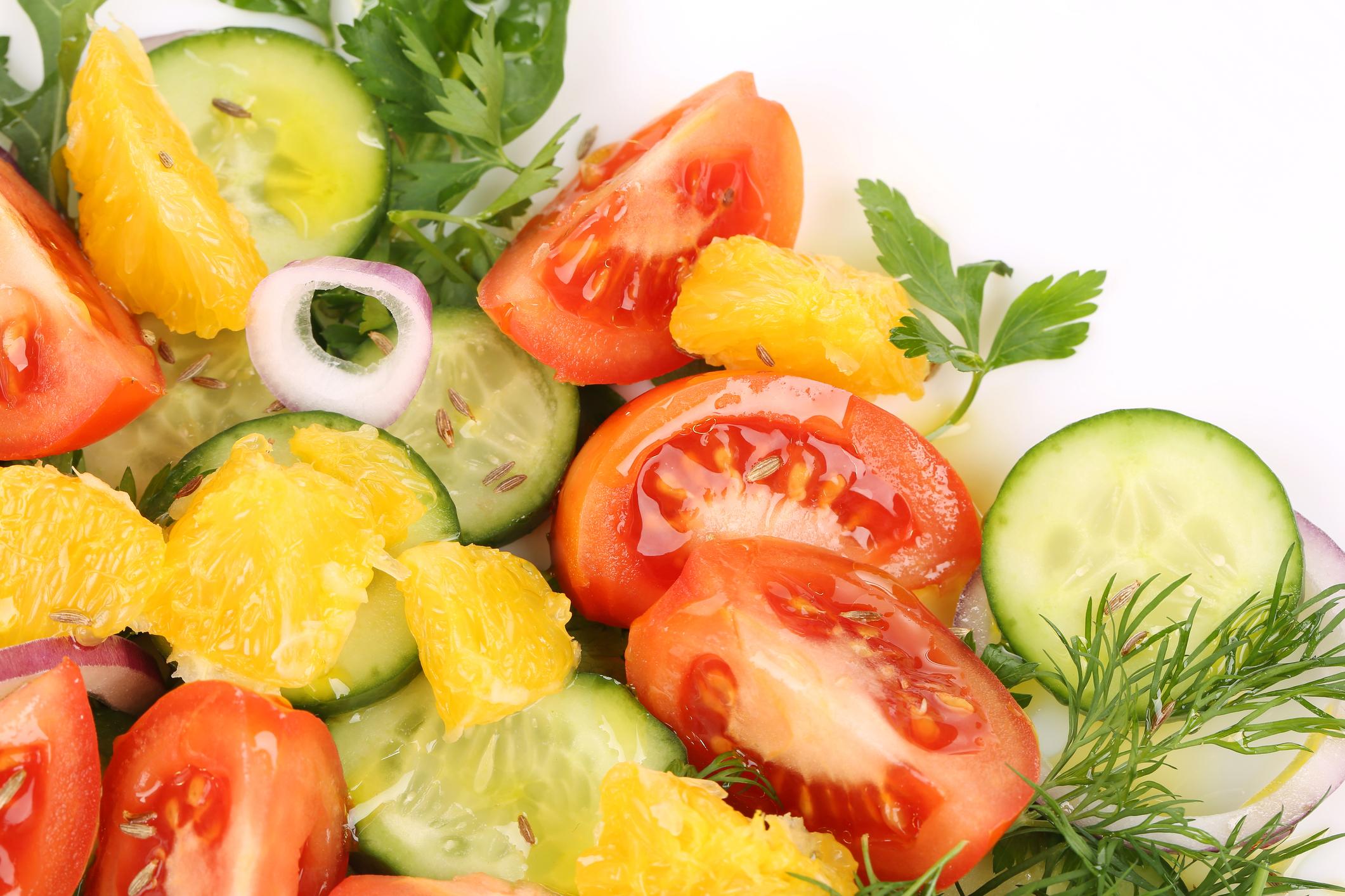 Tomatensalade met sinaasappel en dragon