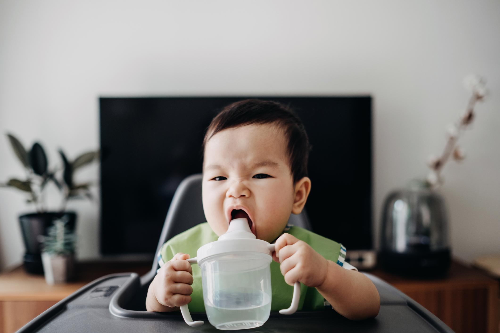 Help, mijn baby wil geen water drinken! - Libelle Mama