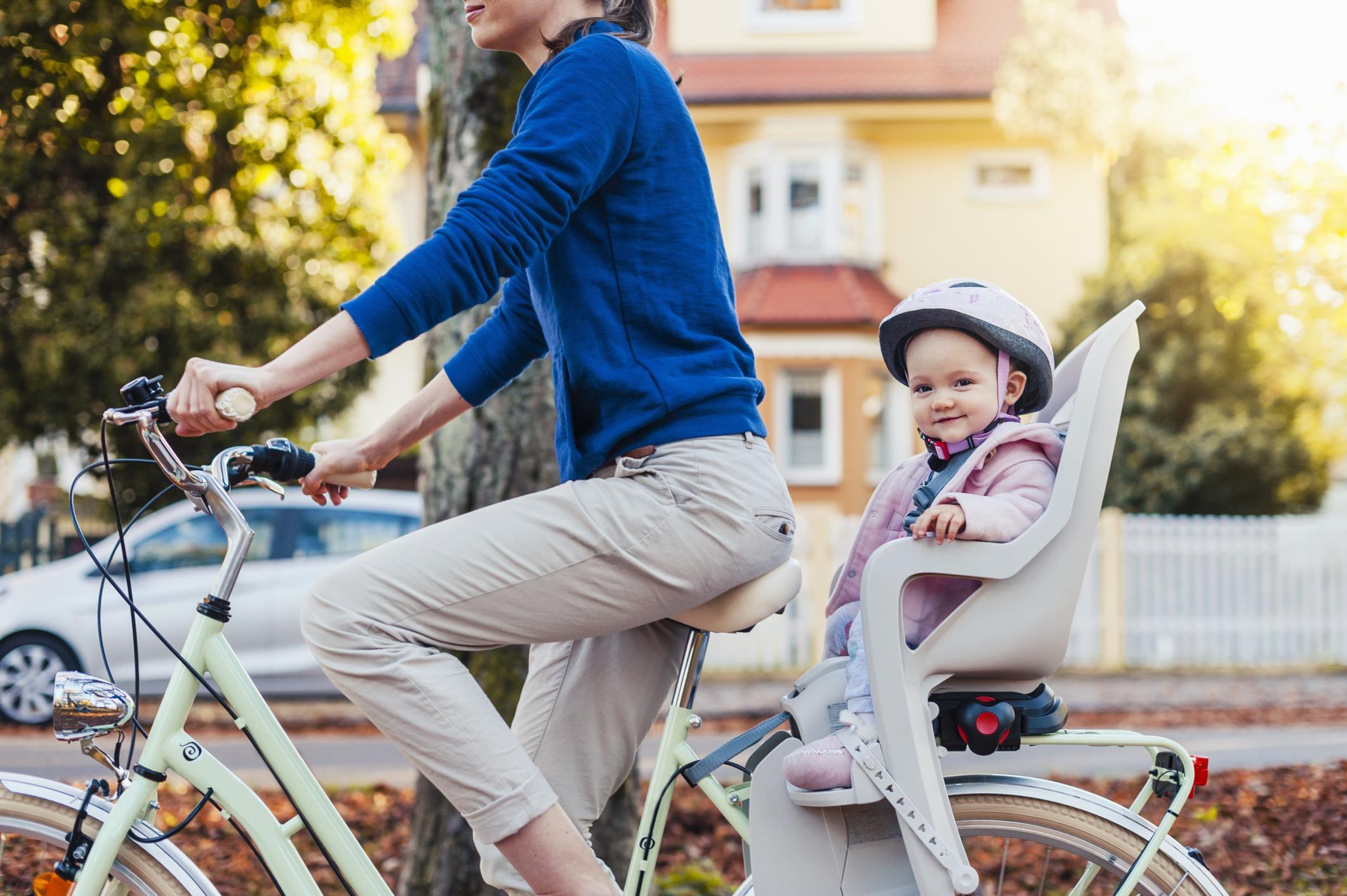 10 tips met je kindje de fiets te gaan - Libelle