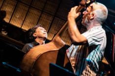 Avishai Cohen et Makoto Ozone : The Amity Duet à la Philharmonie de Paris