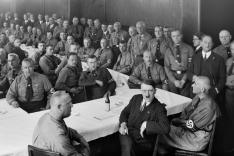 Hitler, une vie en images
