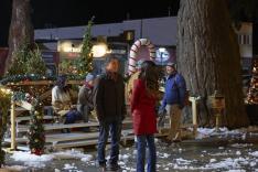 Un sapin de Noël, deux amoureux