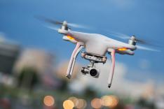 Drones, lasers, robots tueurs : prêts pour la guerre de demain ?