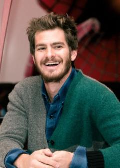 andrew-garfield-peace-and-love