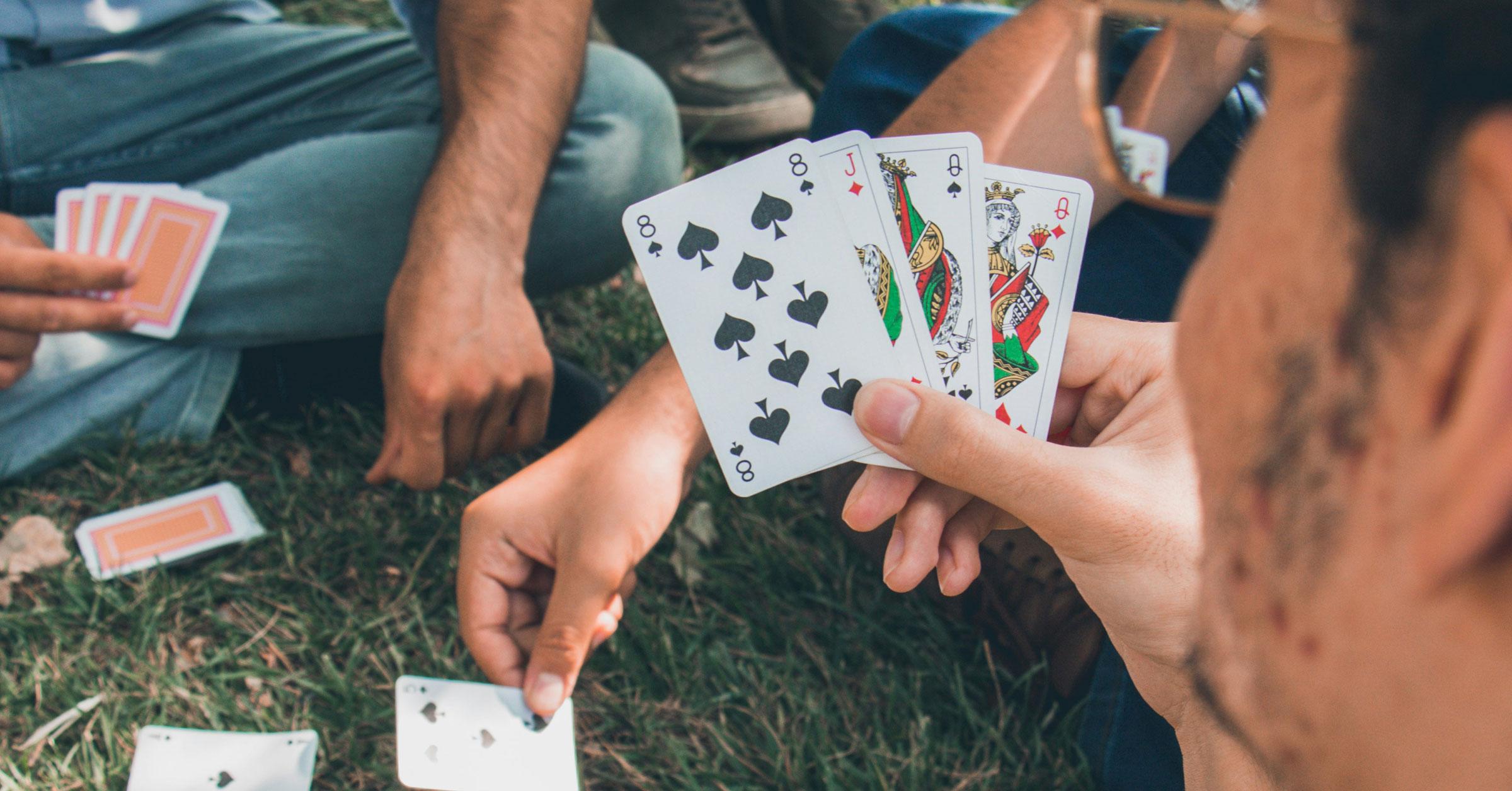 7 makkelijke kaartspelletjes die je met twee personen kan spelen